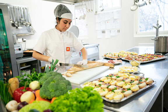 Die neue Ausbildungsintegration soll unter anderem auch dem Fachkräftemängel entgegen wirken, der in der Gastronomie herrscht.