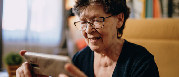 SeniorInnenbeauftragte der Stadt Wien ruft WienerInnen auf, die Services der Stadt zu nutzen, um gesund zu bleiben. | Getty Images: Drazen SeniorInnenbeauftragte der Stadt Wien ruft WienerInnen auf, die Services der Stadt zu nutzen, um gesund zu bleiben.