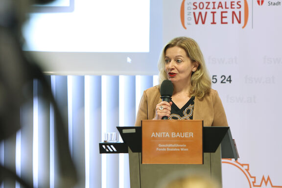 FSW-Geschäftsführerin Anita Bauer Pressekonferenz zum FSW-Geschäftsbericht 2020
