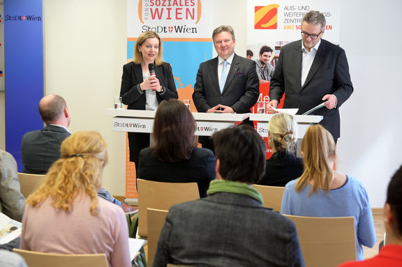 Anita Bauer, Michael Ludwig, Peter Hacker (v.l.n.r.) | Jobst/PID Anita Bauer, Michael Ludwig, Peter Hacker (v.l.n.r.)
